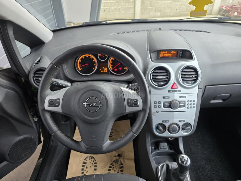 Opel Corsa D 1.2 COSMO