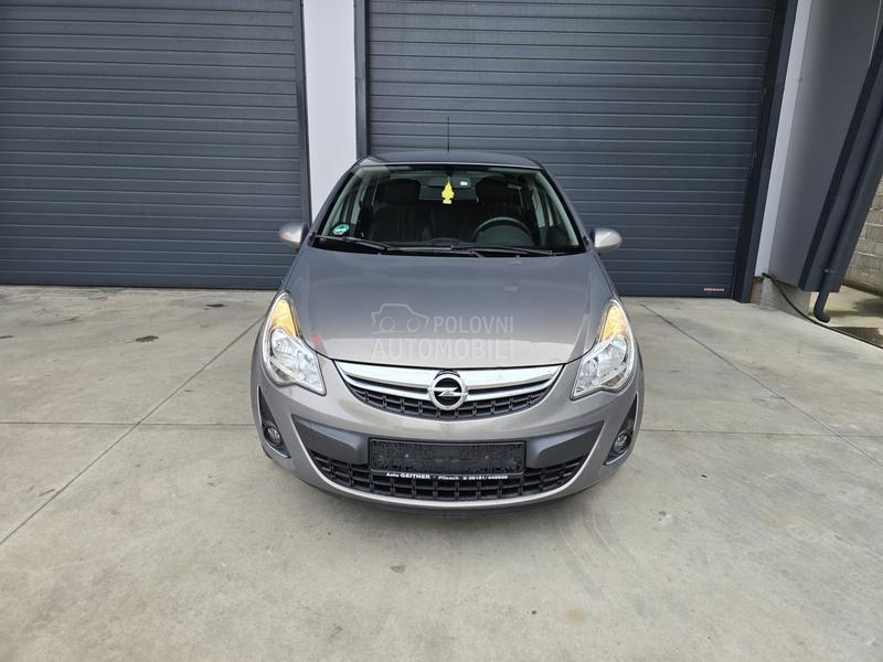 Opel Corsa D 1.2 COSMO