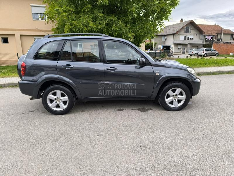 Toyota RAV 4 2.0 CRDI 4X4