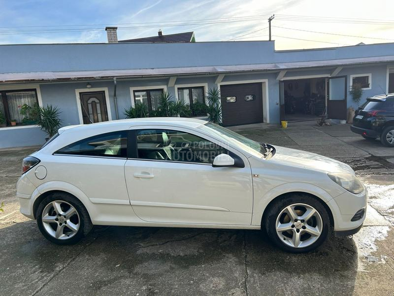 Opel Astra H 17gtc