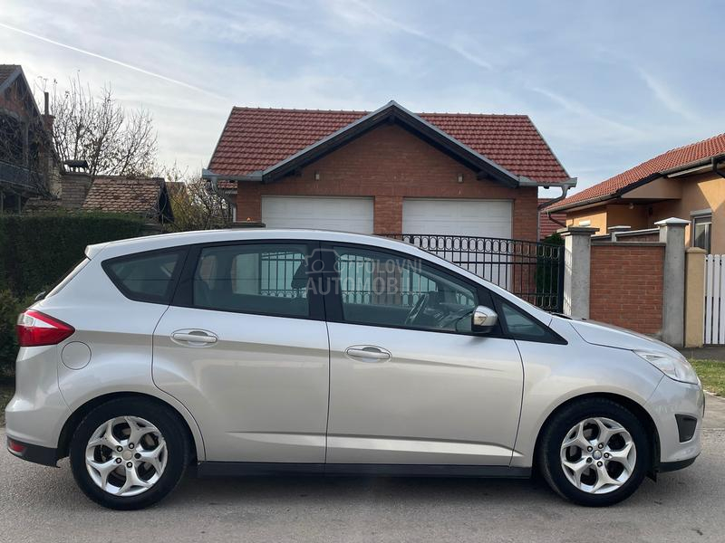 Ford C-Max 1.6 77 k w servi sna