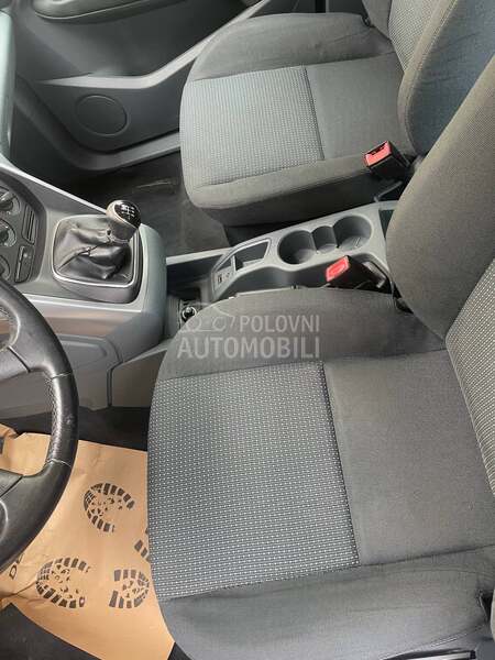 Ford C-Max 1.6 77 k w servi sna