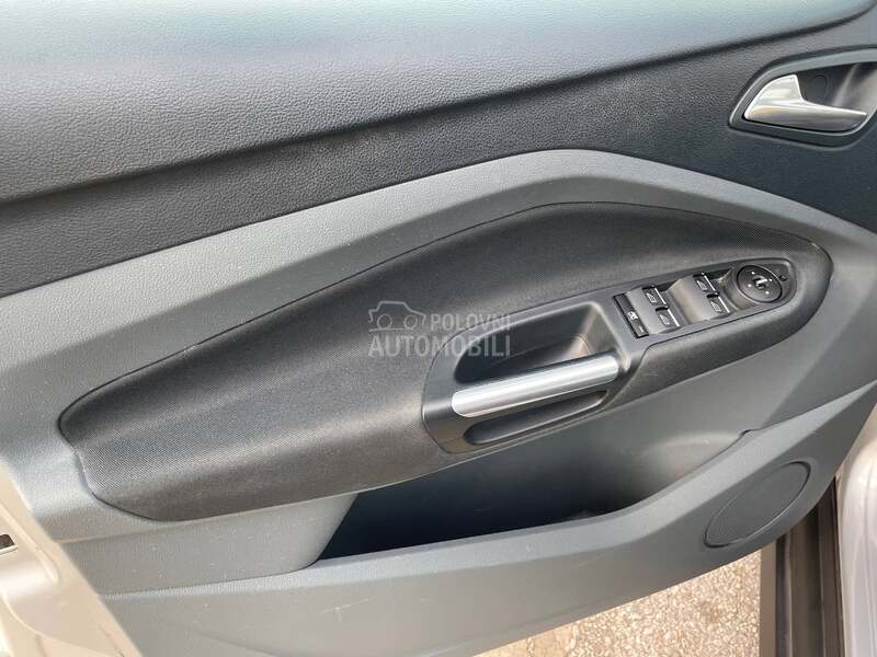 Ford C-Max 1.6 77 k w servi sna