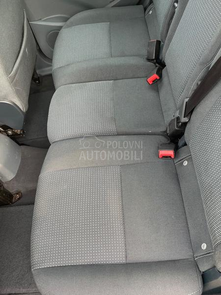 Ford C-Max 1.6 77 k w servi sna