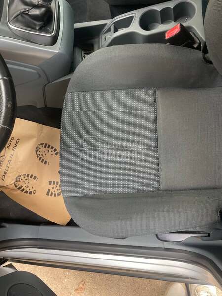 Ford C-Max 1.6 77 k w servi sna