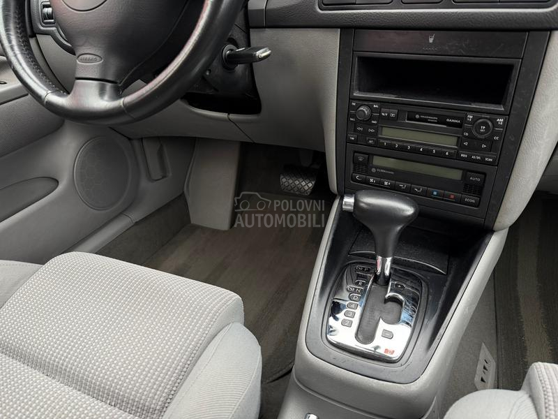 Volkswagen Golf 4 2.3 V5 CH
