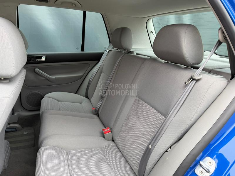 Volkswagen Golf 4 2.3 V5 CH