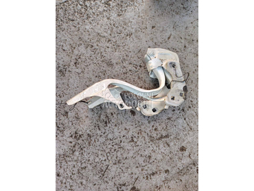 Nosac haube za Fiat 500