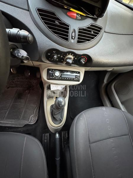 Renault Twingo 1.2 8v