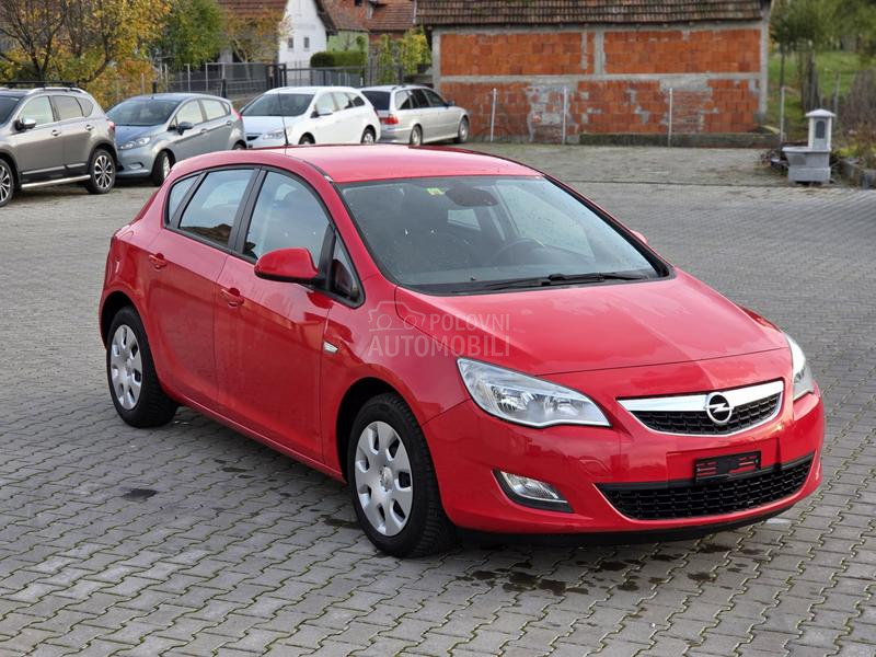 Opel Astra J 1.4 TURBO