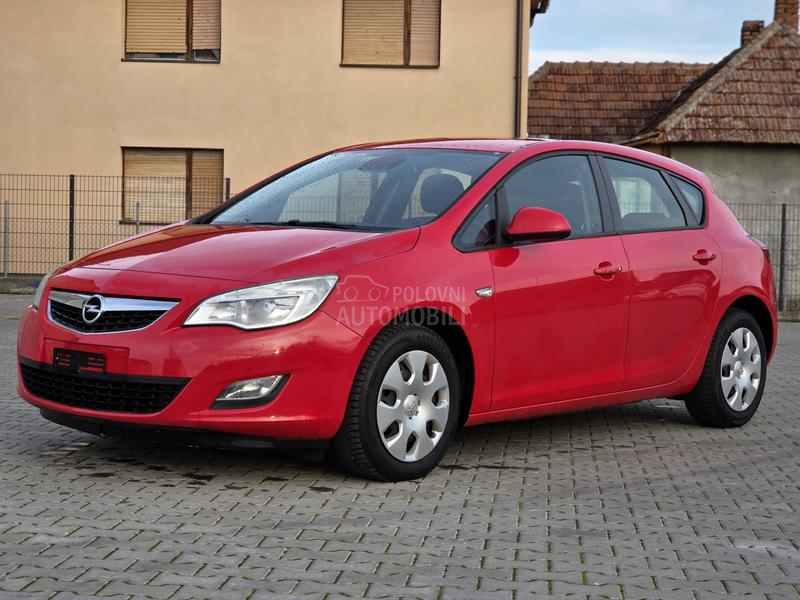 Opel Astra J 1.4 TURBO