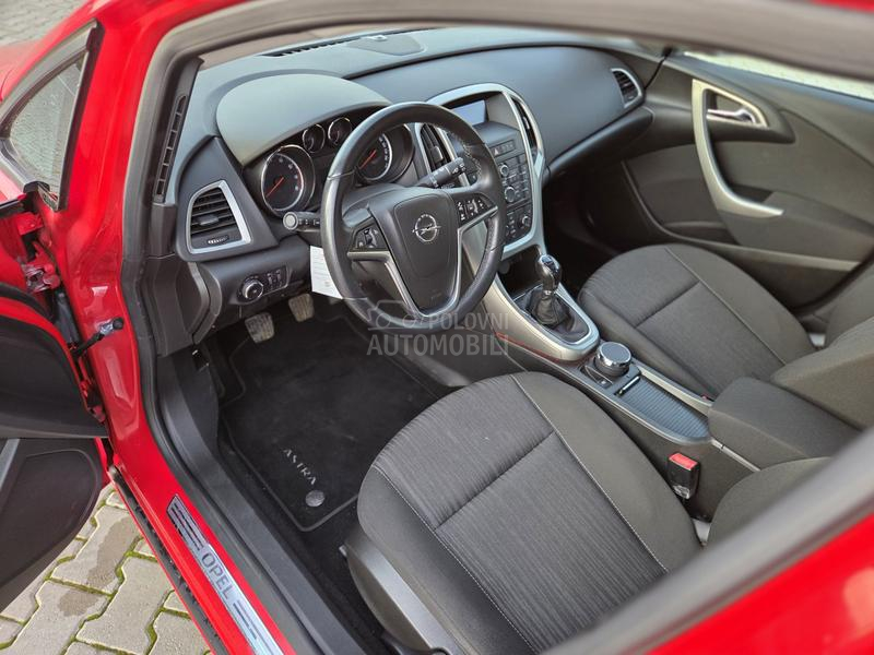 Opel Astra J 1.4 TURBO