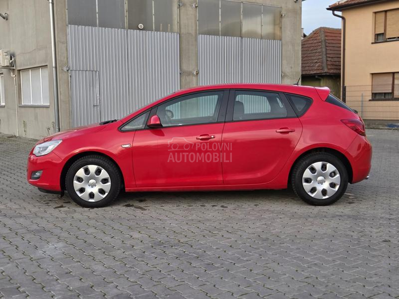 Opel Astra J 1.4 TURBO