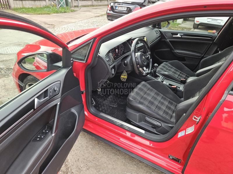 Volkswagen Golf 7 2.0gtd