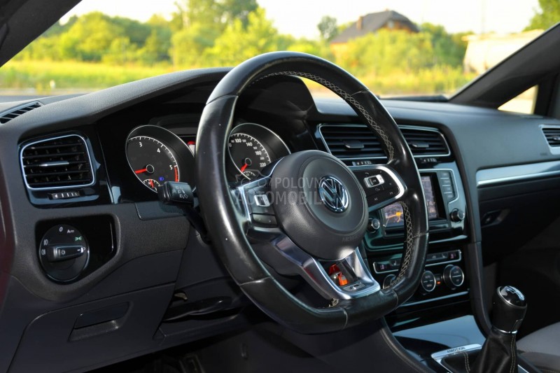 Volkswagen Golf 7 2.0 TDI/4X4/R-LINE