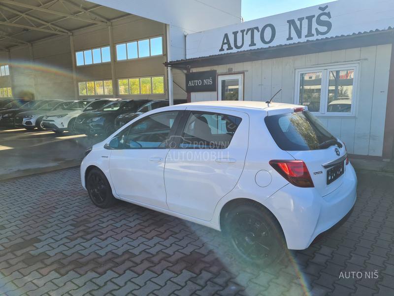 Toyota Yaris 1.5 HYBRID ACTIVE