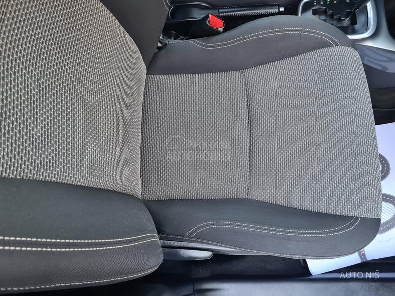 Toyota Yaris 1.5 HYBRID ACTIVE