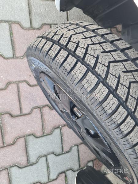 Toyota Yaris 1.5 HYBRID ACTIVE