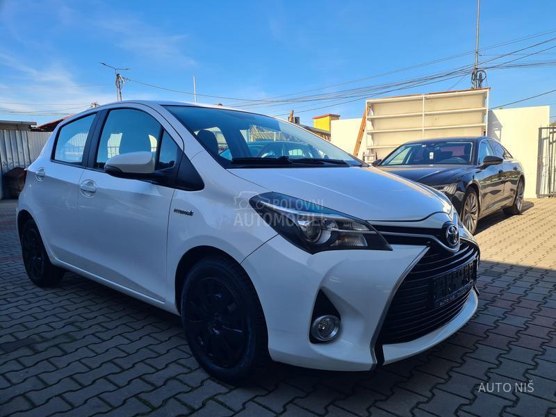 Toyota Yaris 1.5 HYBRID ACTIVE