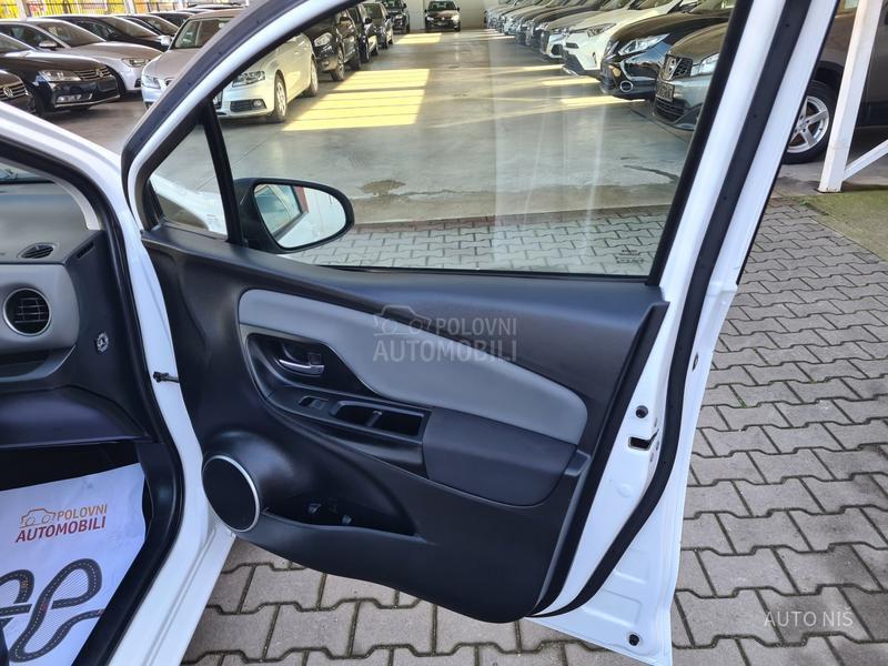 Toyota Yaris 1.5 HYBRID ACTIVE