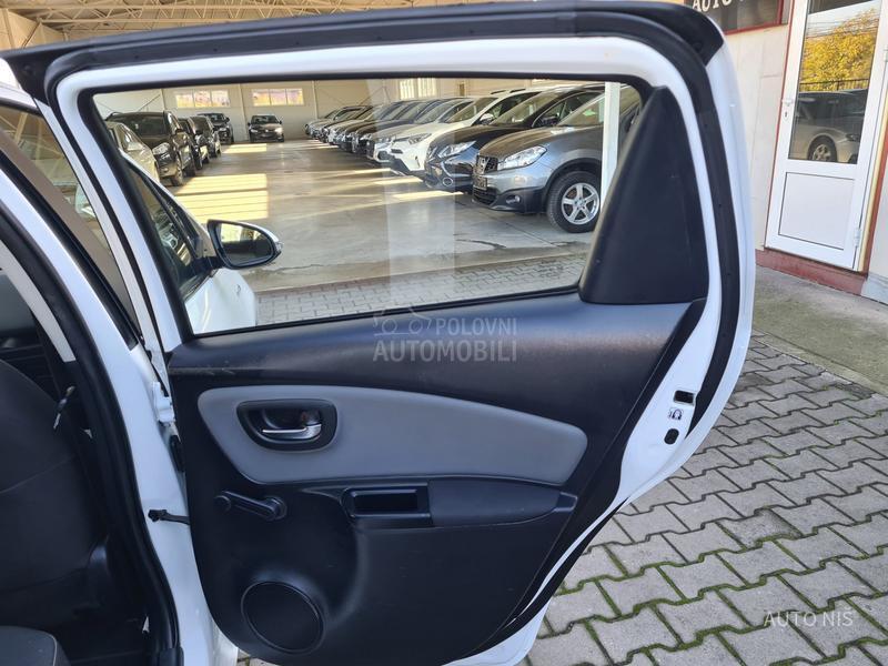 Toyota Yaris 1.5 HYBRID ACTIVE