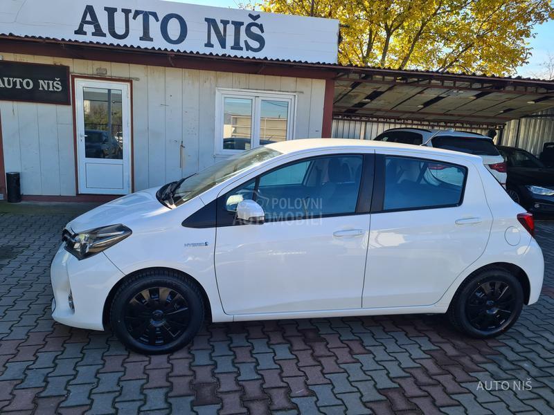 Toyota Yaris 1.5 HYBRID ACTIVE
