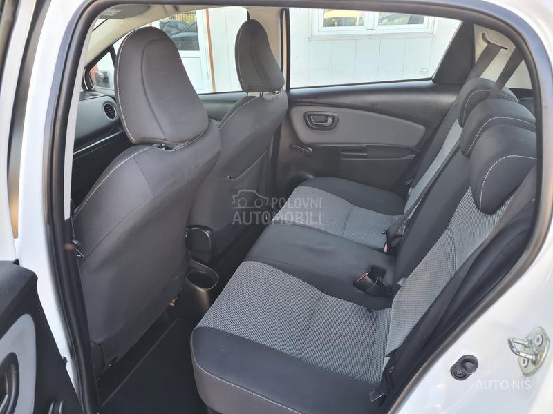 Toyota Yaris 1.5 HYBRID ACTIVE