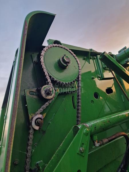 John Deere 545 dva kanapa