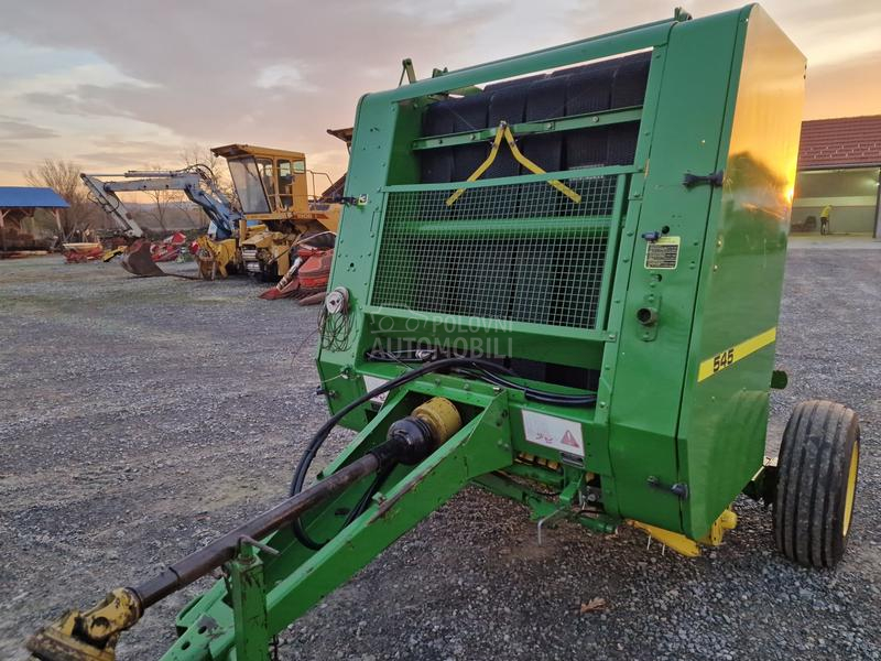 John Deere 545 dva kanapa