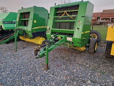 John Deere 545 dva kanapa