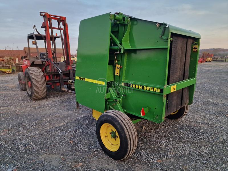 John Deere 545 dva kanapa