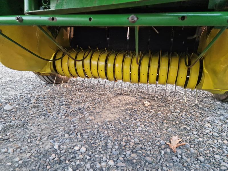 John Deere 545 dva kanapa