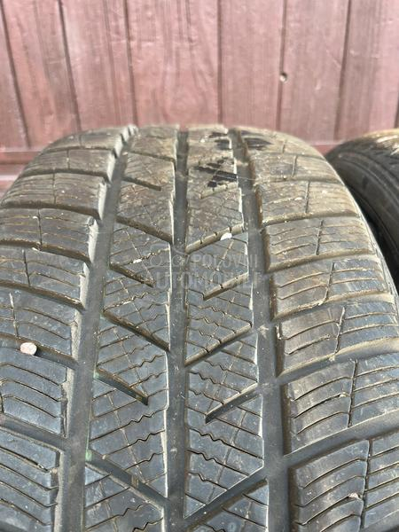 Barum 235/45 R18 Zimska