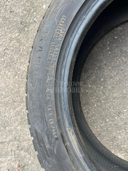 Barum 235/45 R18 Zimska