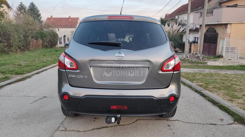 Nissan Qashqai + 2 
