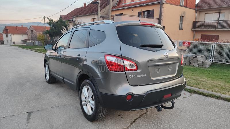 Nissan Qashqai + 2 