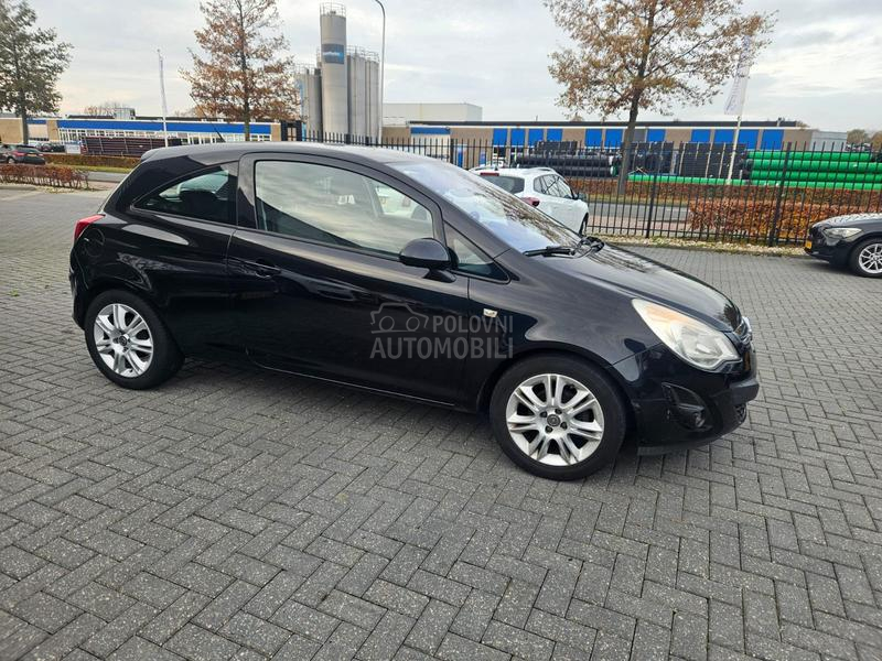 Opel Corsa D 1.2 EcoFlex Cosmo