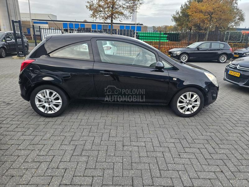 Opel Corsa D 1.2 EcoFlex Cosmo