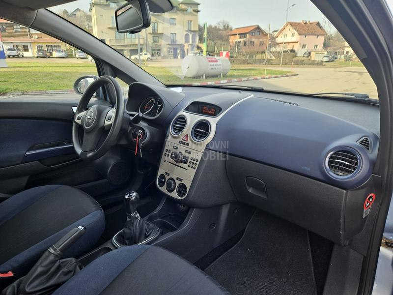 Opel Corsa D 1.4-16V Enjoy
