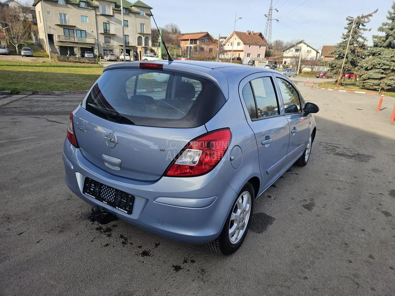 Opel Corsa D 1.4-16V Enjoy