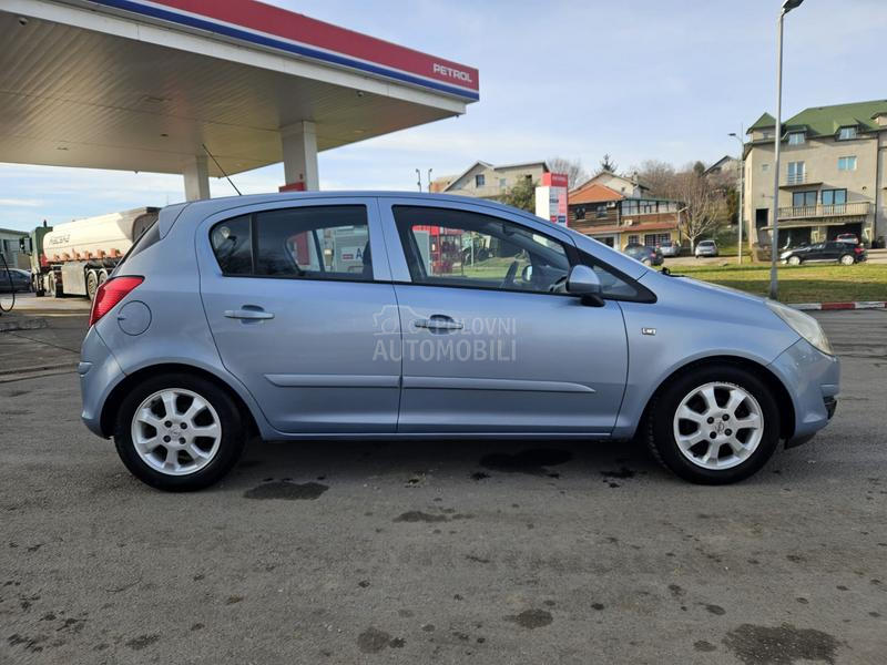 Opel Corsa D 1.4-16V Enjoy