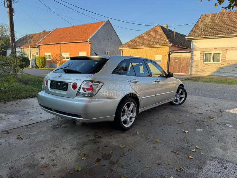 Lexus IS 300 SportCross 2JZ-GE