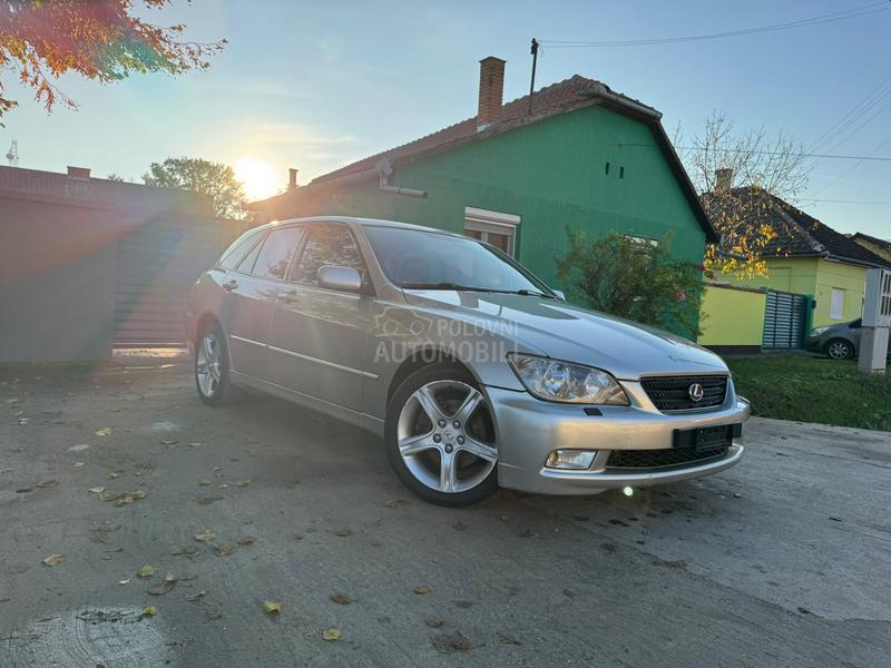 Lexus IS 300 SportCross 2JZ-GE