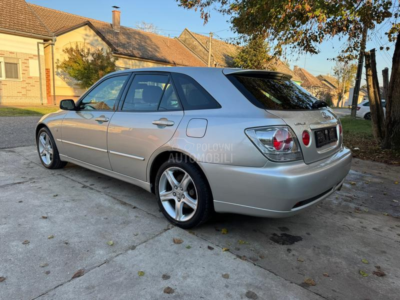 Lexus IS 300 SportCross 2JZ-GE