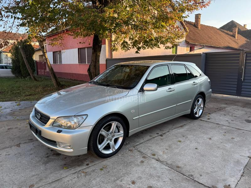 Lexus IS 300 SportCross 2JZ-GE