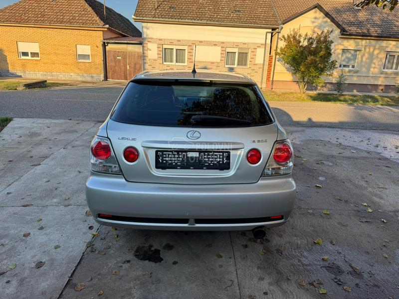 Lexus IS 300 SportCross 2JZ-GE