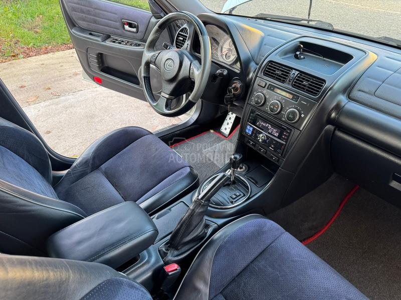 Lexus IS 300 SportCross 2JZ-GE