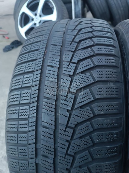 Hankook 225/50 R17 Zimska
