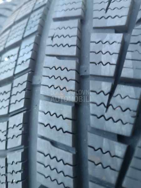 Hankook 225/50 R17 Zimska