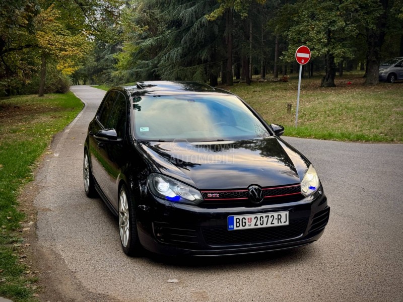 Volkswagen Golf 6 GTI DSG DCC ŠIB 2.0